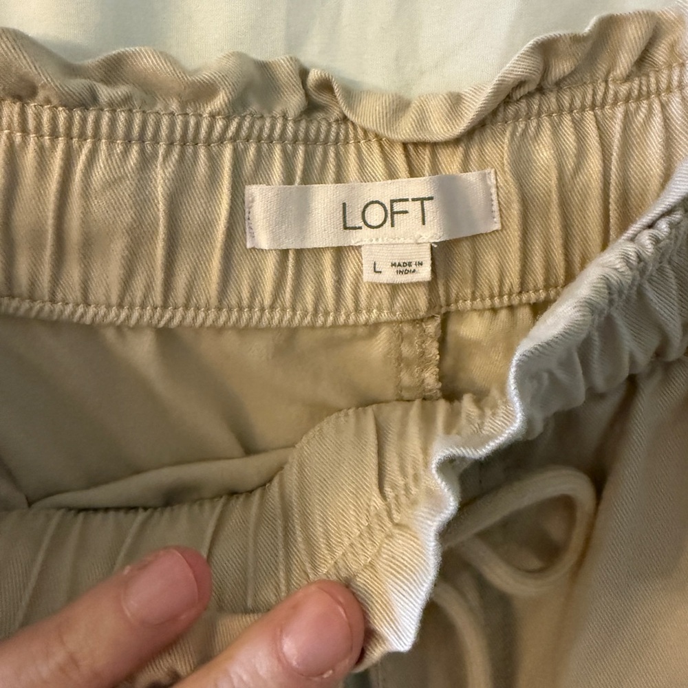 LOFT Women’s  Cream cropped wide leg pant size L - Picture 2 of 5
